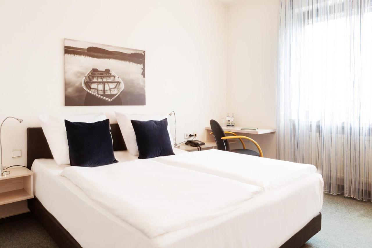 Hotel Huss Limburg Лимбург-ан-дер-Лан Экстерьер фото